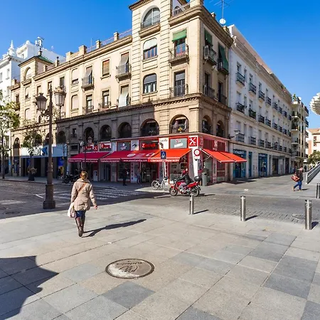 Puerta De La Victoria Apartment *